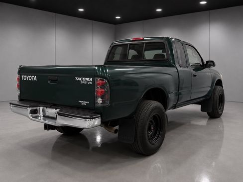 Used 2002 Toyota Tacoma 4x4 Xtracab V6 w/ SR5 Pkg w/ Chrome Pkg image 2