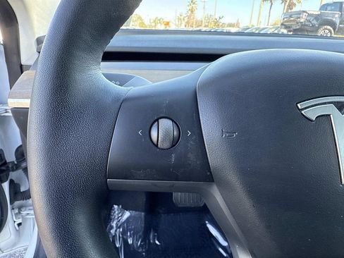 Used 2023 Tesla Model 3 Standard Range image 28