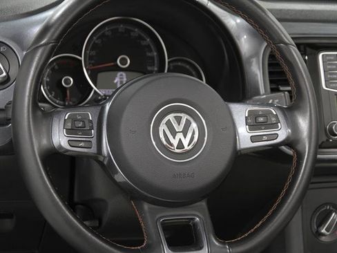 Used 2017 Volkswagen Beetle 1.8T Classic image 8