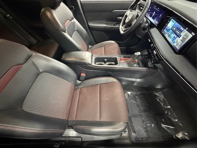 Used 2025 Nissan Kicks SR FWD image 21
