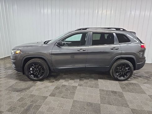 Used 2023 Jeep Cherokee Altitude Lux image 5