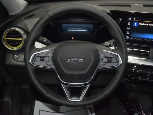 New 2026 Chevrolet Trax LT w/ Midnight Edition FWD image 34
