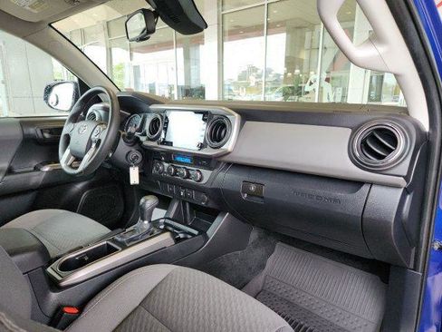 Certified 2022 Toyota Tacoma SR5 AWD/4WD image 24