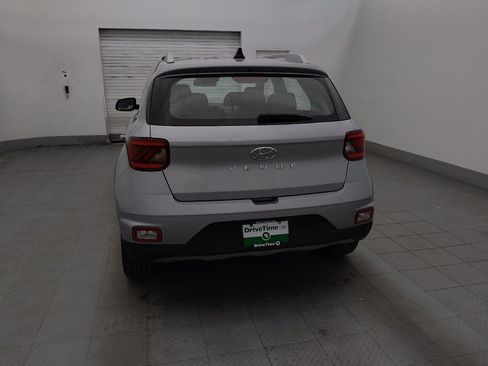 Used 2021 Hyundai Venue SEL FWD image 6