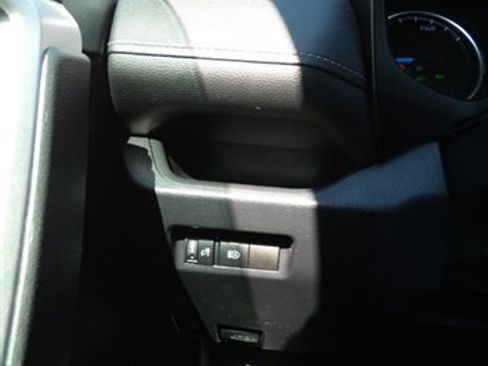 Used 2019 Toyota RAV4 XLE AWD/4WD image 20