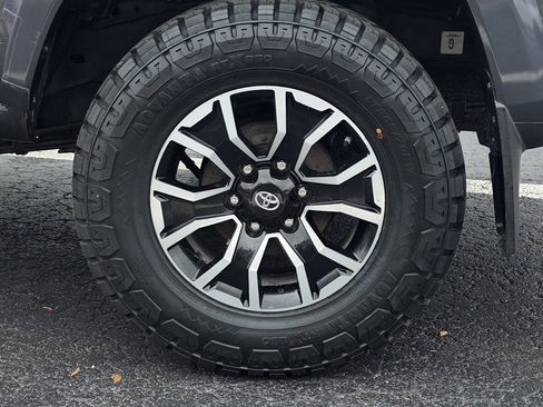 Used 2020 Toyota Tacoma 4x4 Double Cab image 37