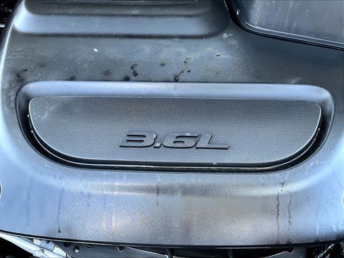 Used 2026 Chrysler Pacifica Limited w/ S Appearance Package FWD image 32