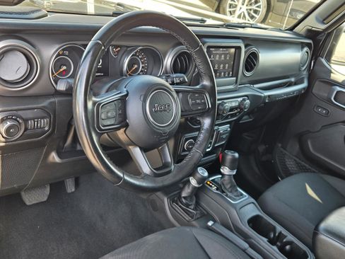 Used 2022 Jeep Wrangler Sport AWD/4WD image 6