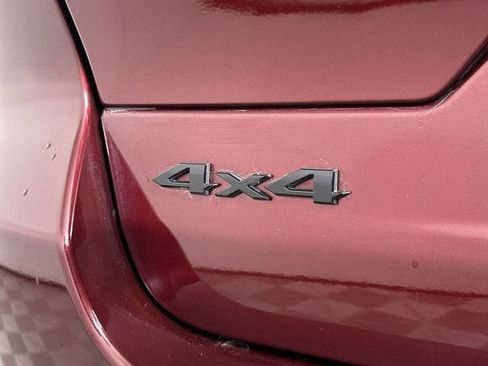 Used 2023 Jeep Grand Cherokee Limited w/ Black Appearance Package image 32