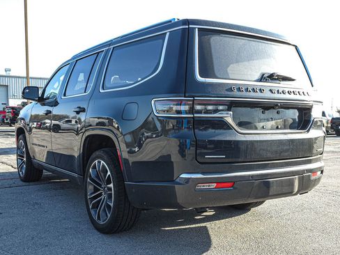 Used 2022 Jeep Grand Wagoneer Series III image 4