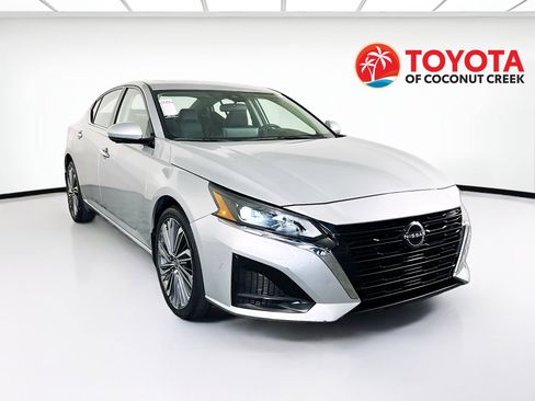 Used 2024 Nissan Altima 2.5 SL AWD/4WD image 1