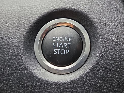 Used 2025 Toyota Corolla SE w/ SE Premium Package FWD image 20