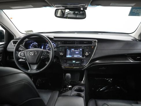 Used 2018 Toyota Avalon Limited w/ Carpet Mat Package FWD image 13