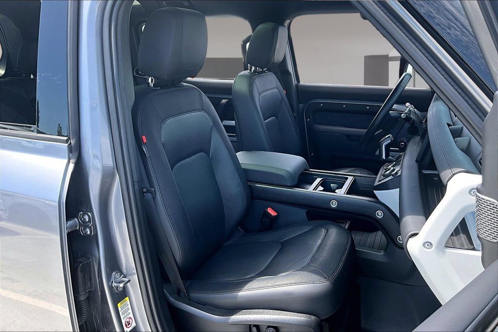 Certified 2024 Land Rover Defender 110 X-Dynamic SE AWD/4WD image 27