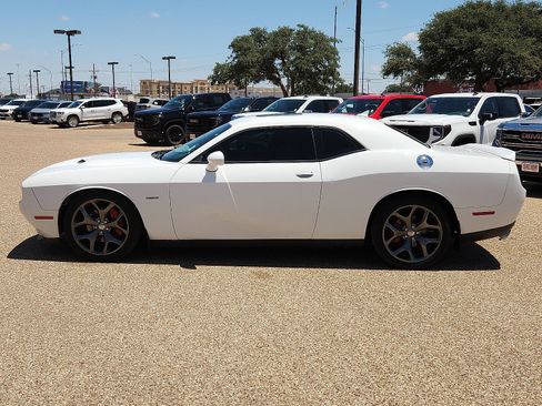 Used 2015 Dodge Challenger R/T Plus RWD image 2
