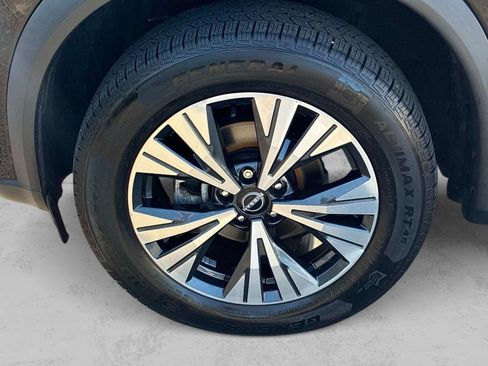 Used 2023 Nissan Rogue SV AWD/4WD image 16