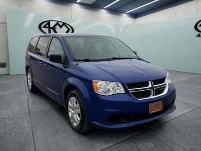 Used 2018 Dodge Grand Caravan SE w/ UConnect Hands-Free Group