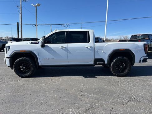 Used 2024 GMC Sierra 2500 AT4 w/ AT4 Premium Plus Package AWD/4WD image 8