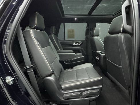 Used 2023 GMC Yukon SLT w/ SLT Premium Package AWD/4WD image 31