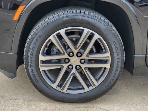 Used 2024 Chevrolet Traverse High Country FWD image 18