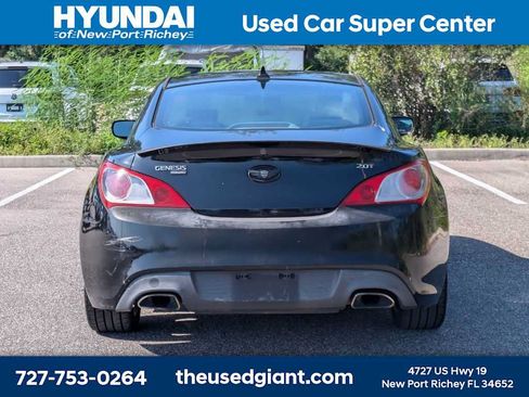 Used 2011 Hyundai Genesis 2.0T RWD image 4
