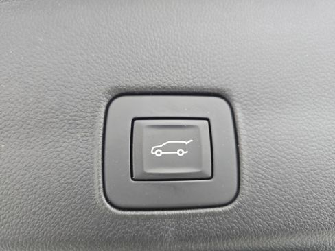 Used 2023 Chevrolet TrailBlazer RS w/ Sun and Liftgate Package image 13