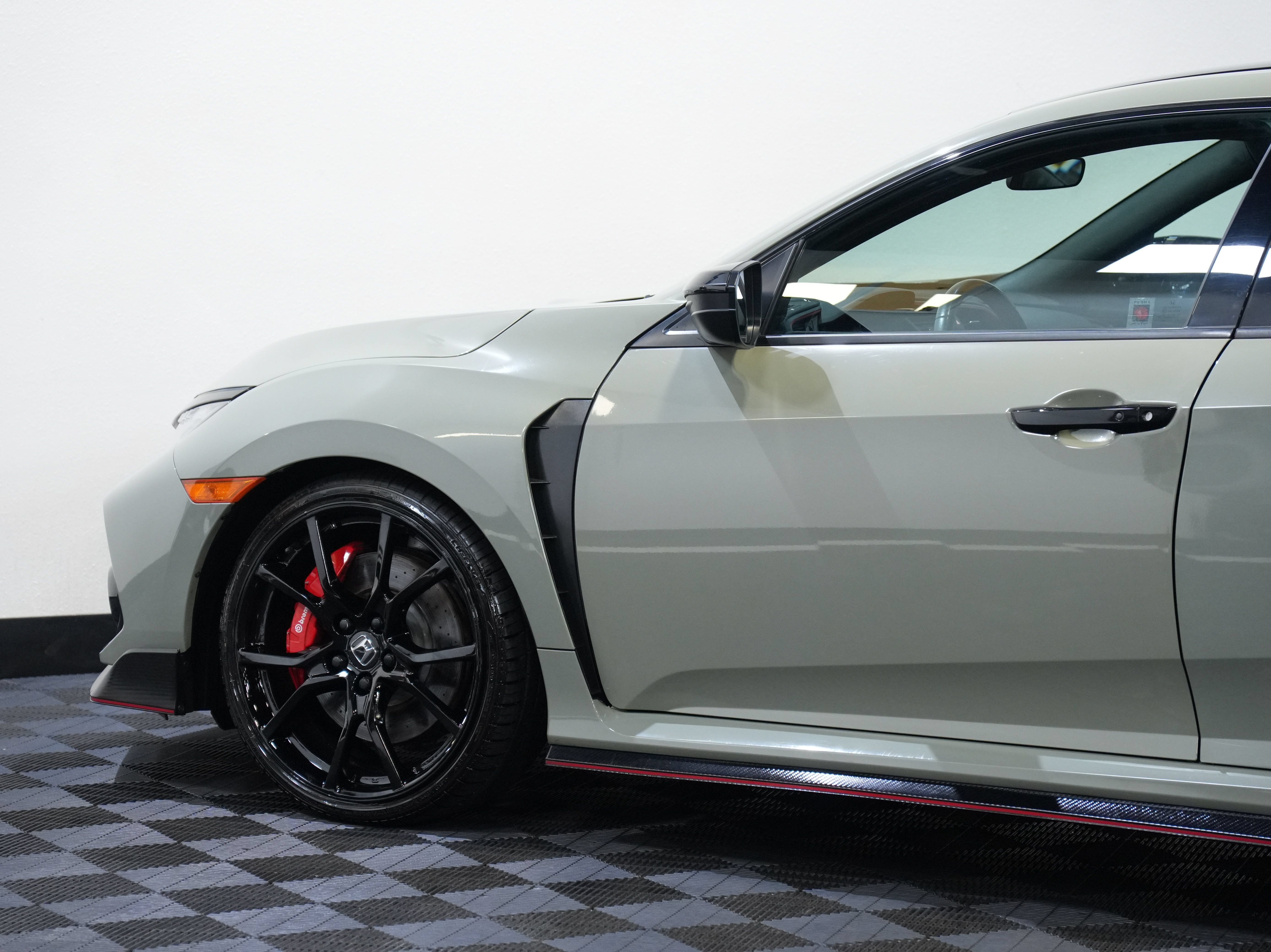 Used 2018 Honda Civic Type R image 17