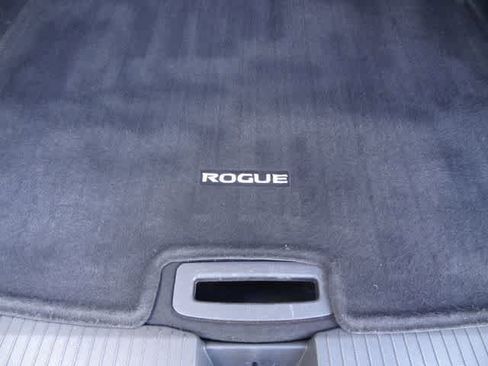 Used 2023 Nissan Rogue SV FWD image 9