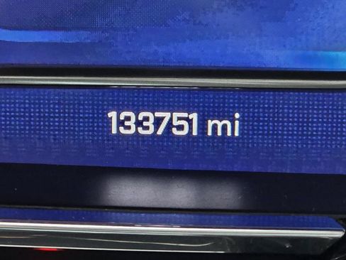 Used 2022 Chevrolet Silverado 1500 LT Trail Boss w/ Convenience Package II image 35