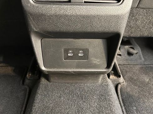 Used 2024 Nissan Rogue SV image 34