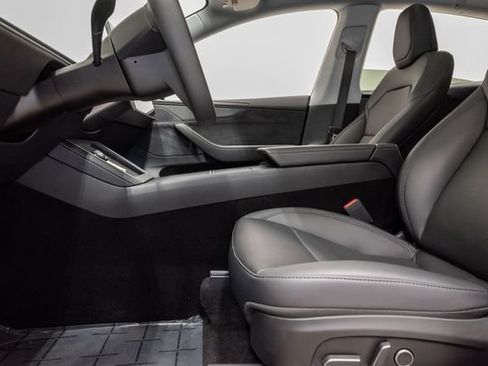 Used 2026 Tesla Model Y AWD image 10