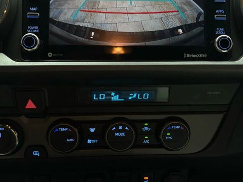 Used 2021 Toyota Tacoma 4x4 Double Cab image 7