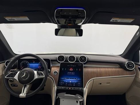 Used 2024 Mercedes-Benz GLC 300 GLC 300 image 6