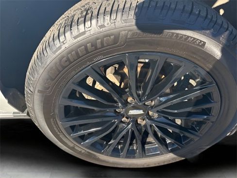 Used 2016 Cadillac Escalade Platinum image 31