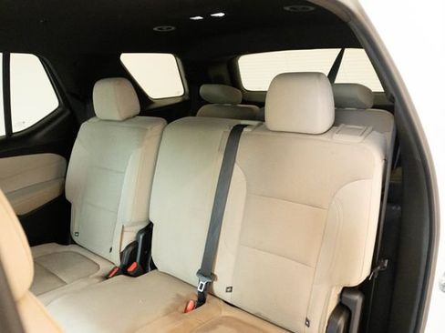 Used 2023 Chevrolet Traverse LS FWD image 18