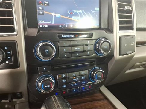 Used 2015 Ford F150 Lariat image 18