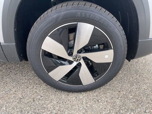 New 2025 Volkswagen Taos S image 22