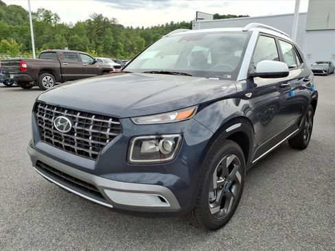 New 2026 Hyundai Venue SEL FWD image 2