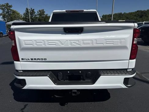 Used 2023 Chevrolet Silverado 1500 W/T w/ Z71 Off-Road Package AWD/4WD image 3