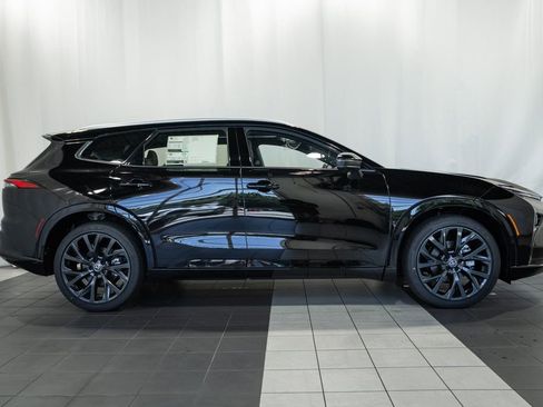 New 2026 Toyota Crown Signia AWD/4WD image 3