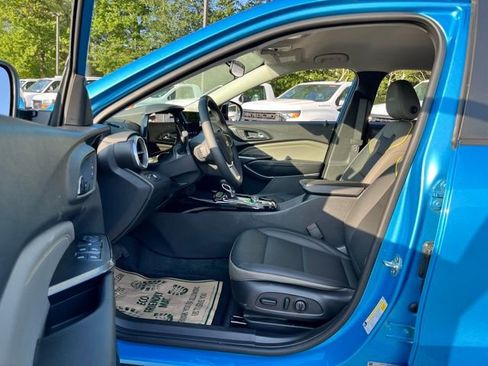 Used 2025 Chevrolet Trax ACTIV w/ Driver Confidence Package image 14