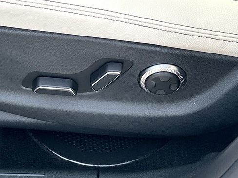 New 2026 Genesis GV70 2.5T Select image 17