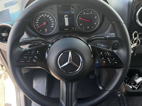 Used 2025 Mercedes-Benz Sprinter 2500 image 12
