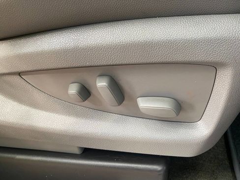 Used 2018 Chevrolet Suburban LT image 58