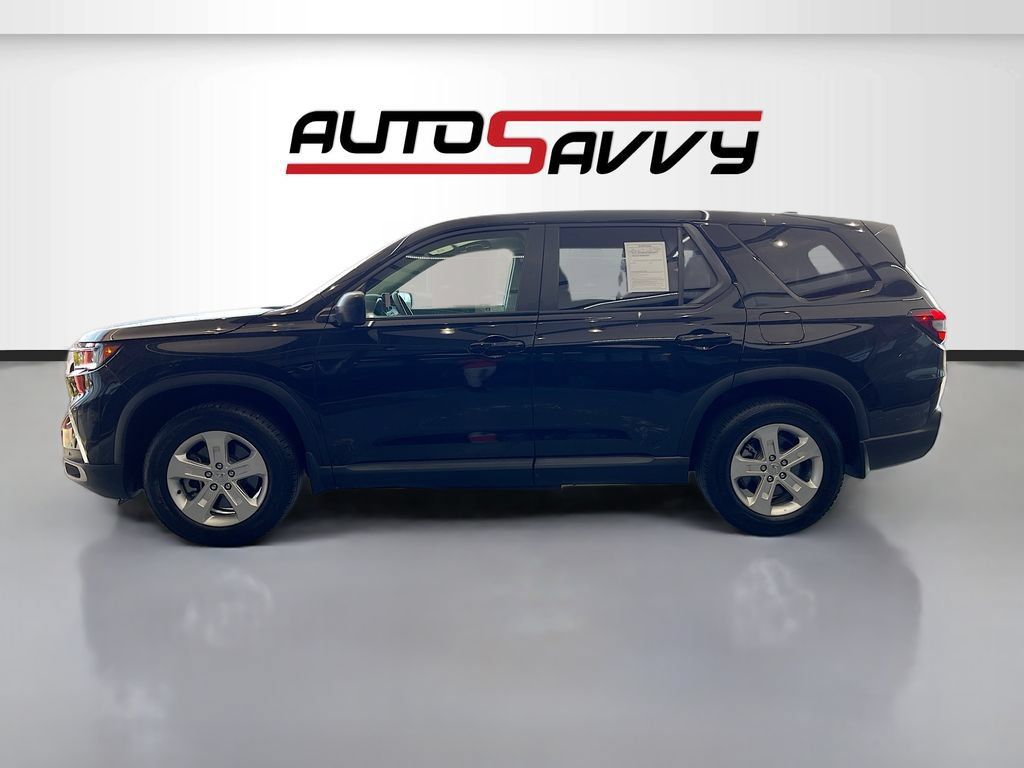 Used 2023 Honda Pilot LX image 4