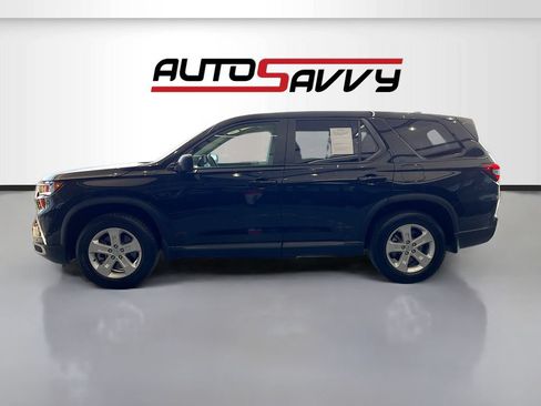 Used 2023 Honda Pilot LX image 4