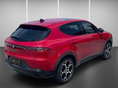 Used 2024 Alfa Romeo Tonale Veloce w/ Premium Interior Package AWD/4WD image 6