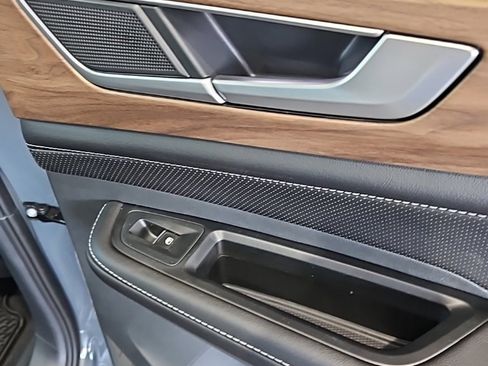 New 2026 Volkswagen Atlas SE image 16