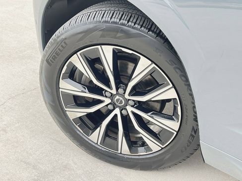 Certified 2023 Volvo XC60 B5 Plus w/ Climate Package image 12