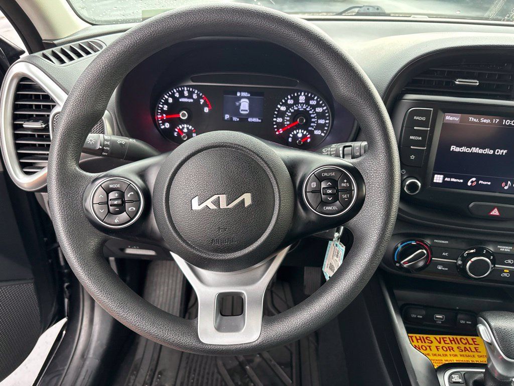 Used 2022 Kia Soul LX FWD image 14